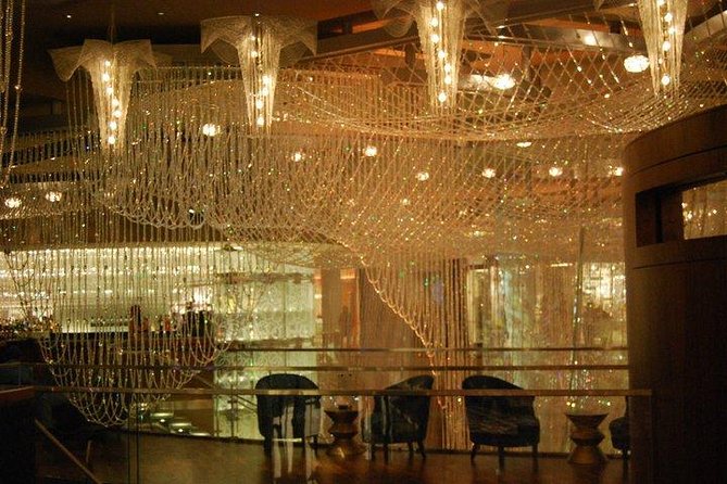 1.5-Hour Las Vegas Strip Limo Tour with Champagne and Photo Stops - The photographer can make or break the experience