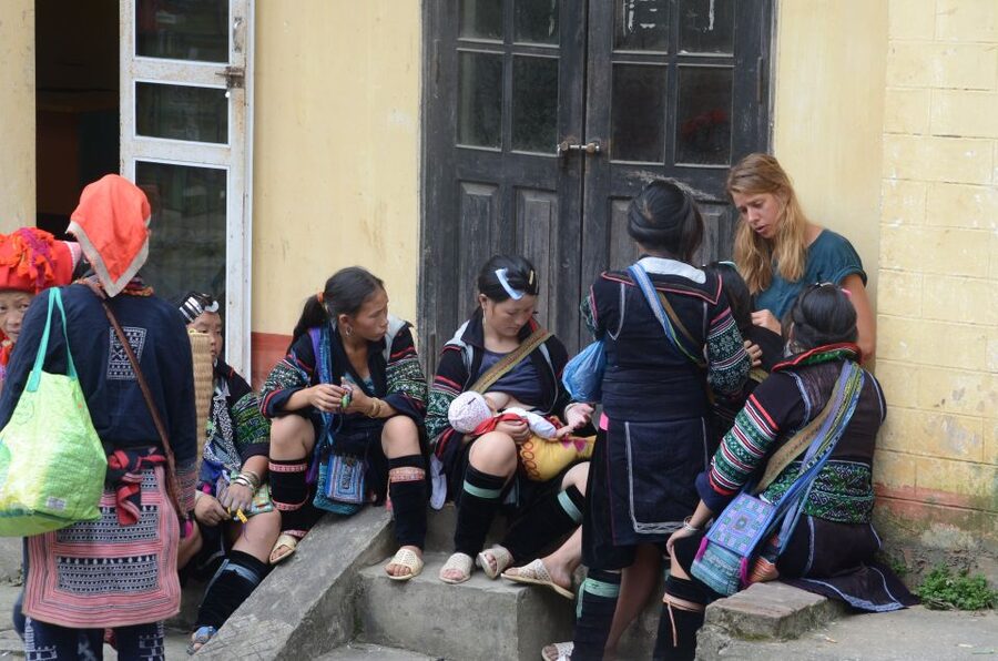 2 Day-2 Night Sapa Trekking: Overnight Train &Limousine Bus - Choosing between Lao Chai to Ta Van and Cat Cat