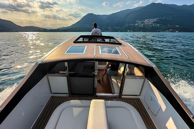 7-11 Guests Luxury Limousine Boat Private Tour of Lake Como - Why a private boat makes sense on Lake Como