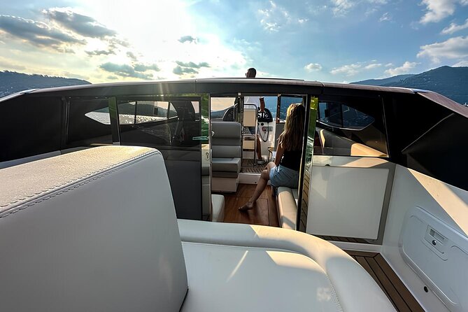 7-11 Guests Luxury Limousine Boat Private Tour of Lake Como - Tremezzo, Lenno, and the lake’s movie-famous villas