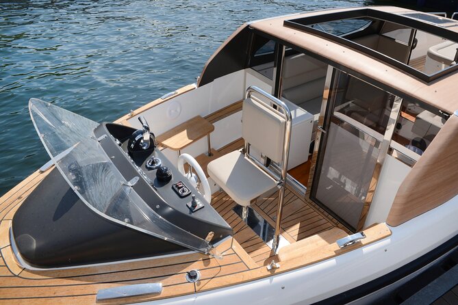 7-11 Guests Luxury Limousine Boat Private Tour of Lake Como - Varenna and Villa Monastero on the eastern shore
