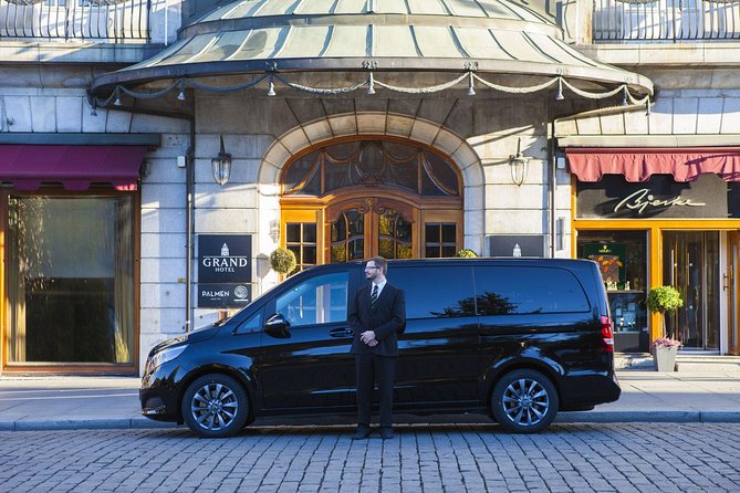 8 hours Full-Day Exclusive Oslo Tailormade Guided Limo Tour - Holmenkollen and Frognerseteren take you above the city