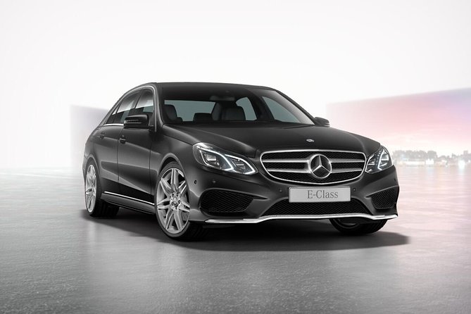 Airport Limousine Transfer: Arlanda Airport to Stockholm City 1-7 Passengers - Why a private Arlanda transfer can make sense