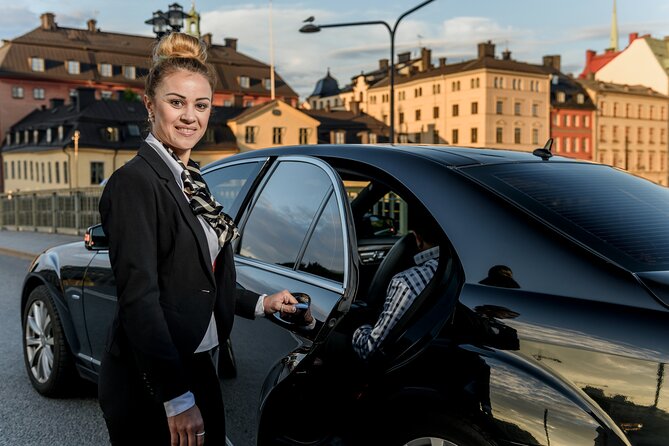Airport Limousine Transfer: Arlanda Airport to Stockholm City 1-7 Passengers - Who should book this Stockholm transfer?