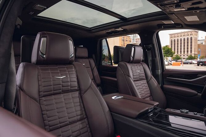 Airport luxury arrival ride by SUV, Sedan, Minibus or Limousine - Why door-to-door service can be worth the price