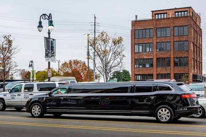 Airport luxury arrival ride by SUV, Sedan, Minibus or Limousine - Price, value, and the limousine question