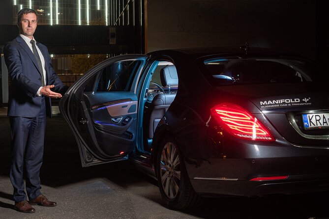 Airport to Cracow transfer by Luxurious VIP limo - Key points about the Kraków VIP transfer