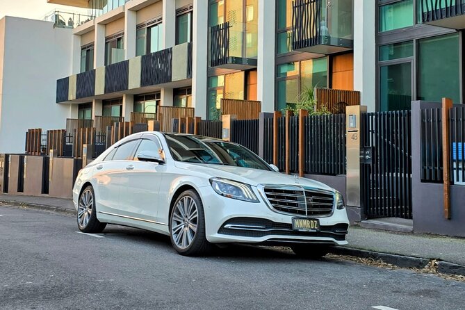 Airport Transfers - Chauffeur Car & Limo Services of Melbourne - A private start at Melbourne Airport