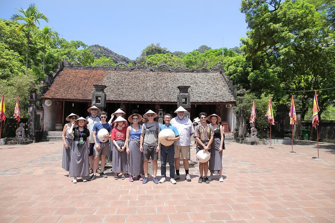 Amazing Luxury Hoa Lu Tam Coc 1 Day - Small Group Tour With Limousine bus - Tam Coc by Sampan: The Day’s Main Attraction
