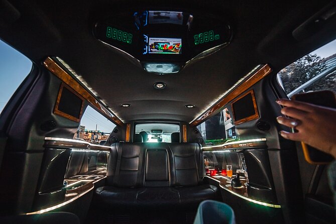 Arrival Transfer: Private Luxury 8 Passenger Limousine Service - Who will enjoy this arrival most?