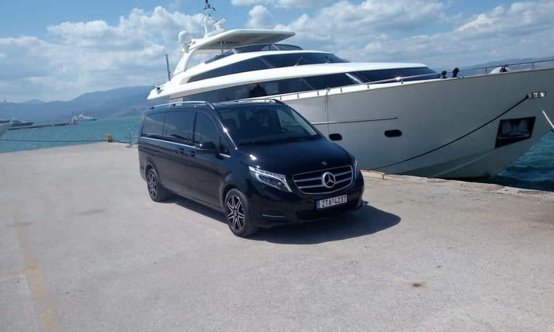 Athens Half day Tour by Limousine and traditional Greek food - A fast Athens introduction from a black limousine