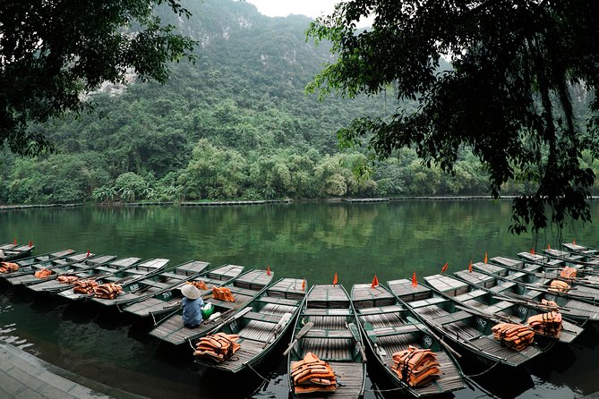 Bai Dinh Pagoda, Trang An boat and Mua Cave Limousine from Hanoi - The Optional Mua Cave Climb