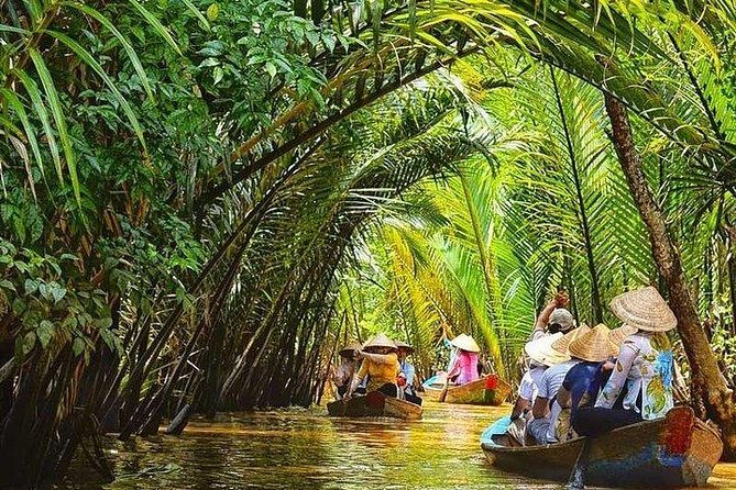 BIG BOSS private LIMOUSINE DAY TRIP TO MEKONG DElTA - My Tho and the first view of the Mekong