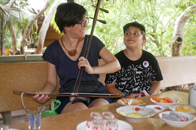 BIG BOSS private LIMOUSINE DAY TRIP TO MEKONG DElTA - Lunch in Ben Tre Province
