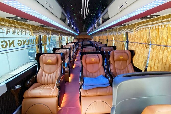 Bus ticket Hanoi to Ha Giang: Sleeping - Limousine - Cabin Bus - Staff support, including last-minute help from Han