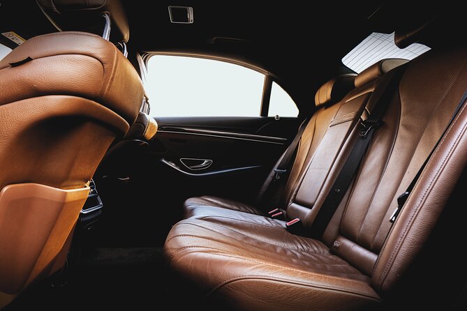 Cracow to airport transfer by Luxurious VIP limo - Key points at a glance
