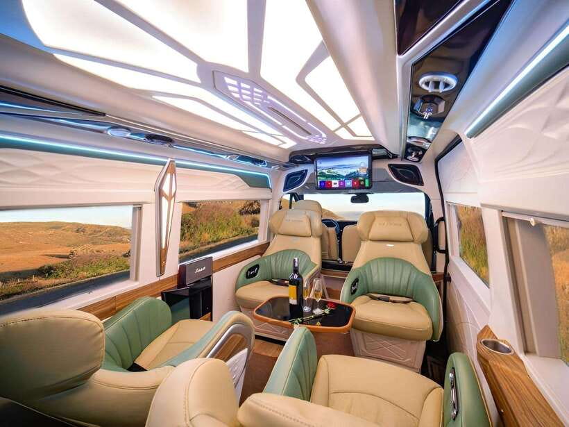 Da Nang: Ba Na Hills and Golden Bridge Limousine Tour - The limousine ride and morning pickup