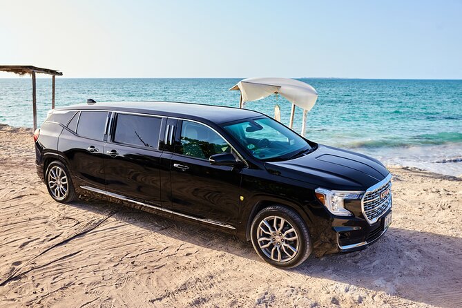Deluxe GMC Limousine from Cancun Airport to Puerto Morelos - Finding the STP Caribe representative after landing