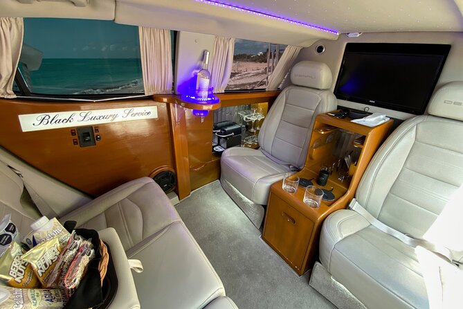 Deluxe GMC Limousine from CUN Airport to Playa Mujeres - Small shortcomings to consider before booking