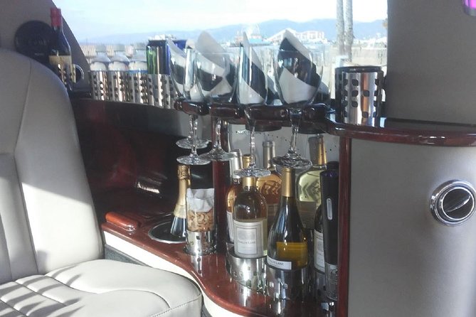 Deluxe Los Angeles 5-Hour Limo Tour with Drinks Included - The Private Ride, Drinks, and Guide Style