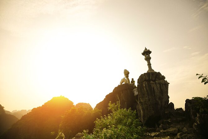 Deluxe & Small Group Hoa Lu Tam Coc Mua Cave Full Day Tour - Limousine Transfer - Cycling adds a closer look at village life