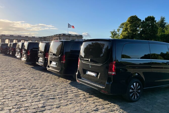 Excursion CHATEAU DE VERSAILLES and GIVERNY in Limousine from Paris - Who Will Enjoy This Most?