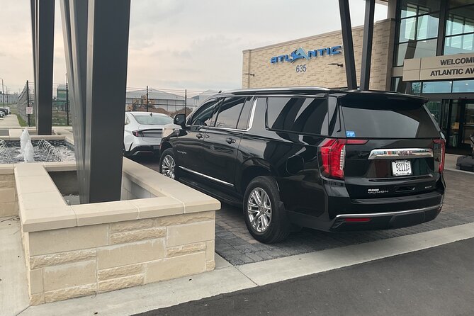First class limo in Nashville, Tennessee luxury car - Why private transportation can be worth the cost