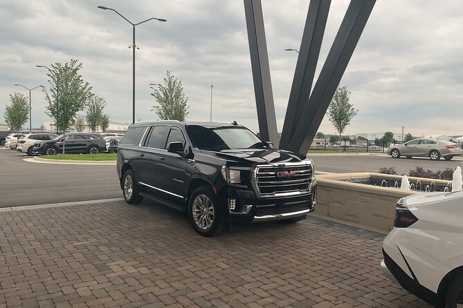 First class limo in Nashville, Tennessee luxury car - Chauffeurs who focus on calm, clear service