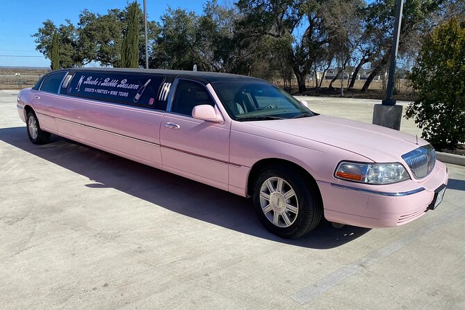 Fredericksburg Private Wine Tour Lincoln Limo - Barons Creek Vineyards: Italian style and a busy tasting room