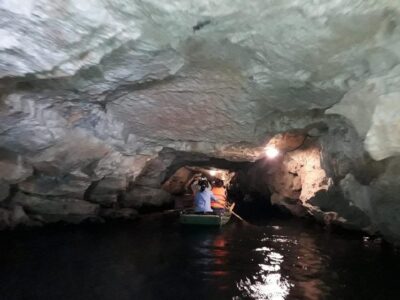 Friendly Travel: Hoa Lư/ Trang An/ Mua Cave – Limousine Car