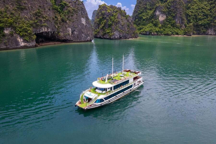 From Hanoi: 1-Day Halong 5-Star Cruise w/Jacuzzi & Limousine - Why this Halong Bay day trip works