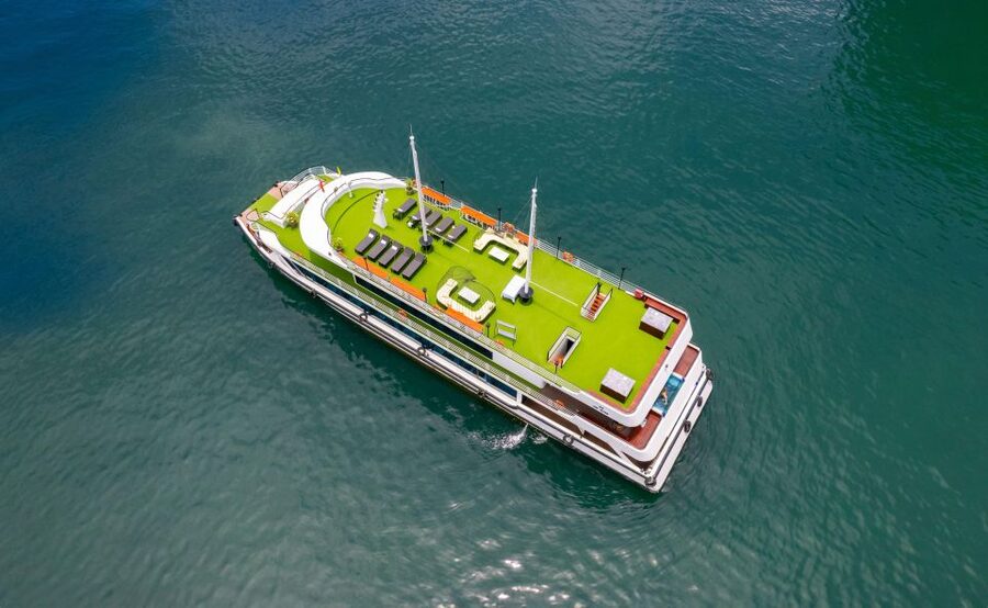 From Hanoi: 1-Day Halong 5-Star Cruise w/Jacuzzi & Limousine - Luon Cave by kayak or bamboo boat