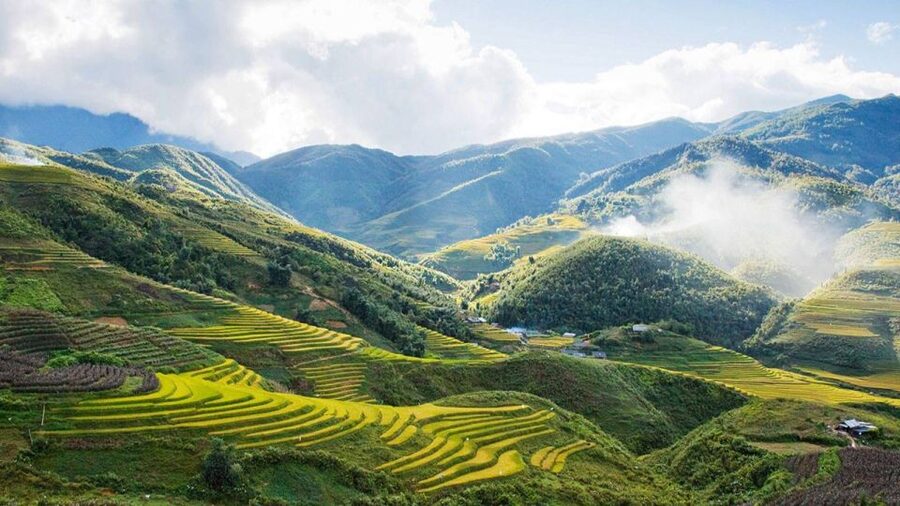 From Hanoi: 2-Day Overnight Sapa Tour by Limousine - The six-hour ride from Hanoi