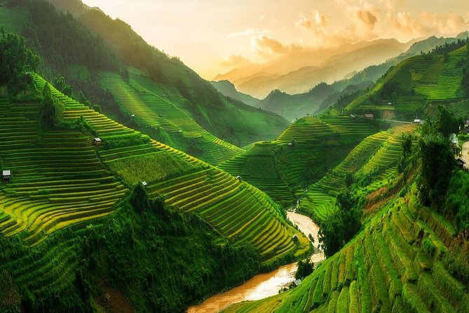 From Hanoi: 2-Day Overnight Sapa Tour by Luxury Van Limousine - The long road from Hanoi to Sapa
