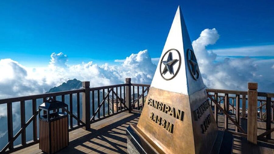From Hanoi: 2-Day Sapa Limo Bus Tour & Fansipan Peak Visit - Walking through Lao Chai and the Muong Hoa valley