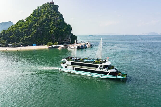 From Hanoi: Best Halong 5-Star Day Cruise, Buffet Lunch,Limousine - Lunch with a practical range of food