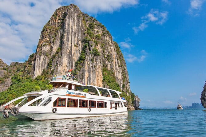 From Hanoi- Halong Bay 1 Day Save Cost With Limousine Bus Option - Thien Cung Cave and its huge chambers
