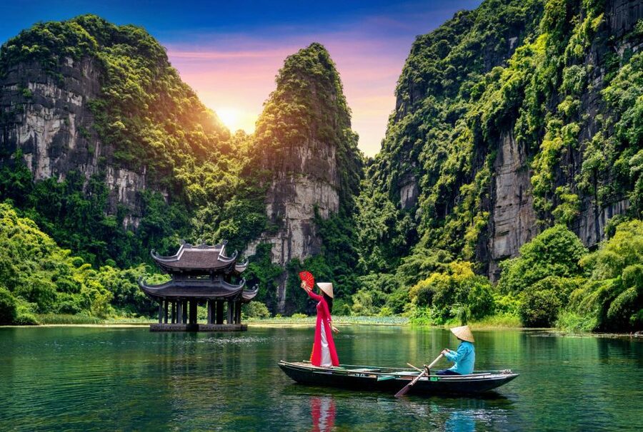 From Hanoi: Hoa Lu-Trang An-Mua Cave Luxury Trip w/Limousine - The morning limousine ride from Hanoi