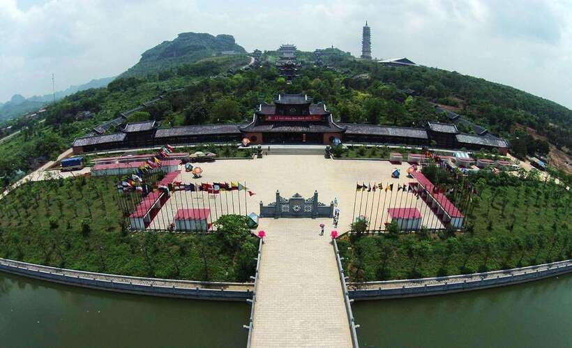 From Hanoi : Ninh Binh Day Trip by Limousine with Lunch - Lunch at Ninh Binh Excursion Restaurant