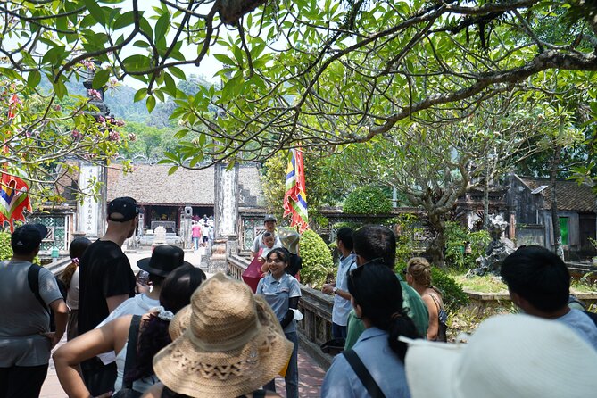 Full Day Hoa Lu/Tam Coc/ Mua Cave Tour by Limousine Bus - Climbing Mua Cave for the Tam Coc view