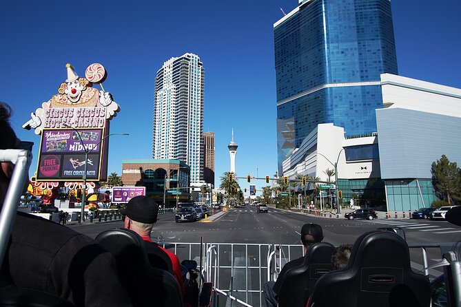 Giant Shopping Cart Limo Ride in Las Vegas - Daylight or evening: which departure works best?