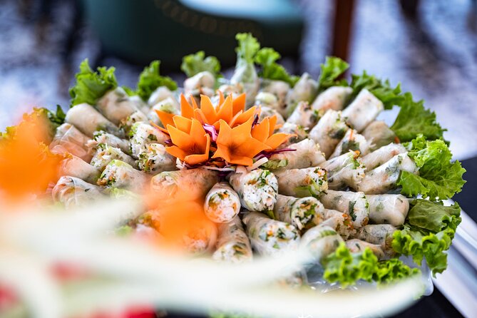 Halong bay 5star Cruise Day Trip: Buffet lunch & Limousine bus - Optional kayaking in the bay