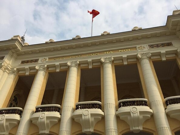 Halong Bay Luxury cruise Day trip: Buffet Lunch, Limousine bus - The Hanoi pickup and limousine ride