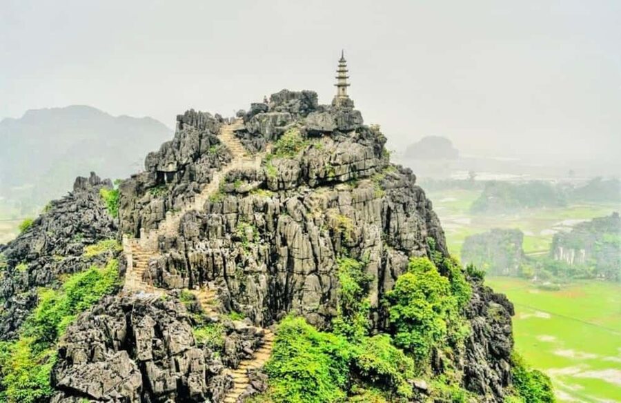 Hanoi: Full-Day Bai Dinh - Trang An & Mua Cave by Limousine - Who should book this experience?