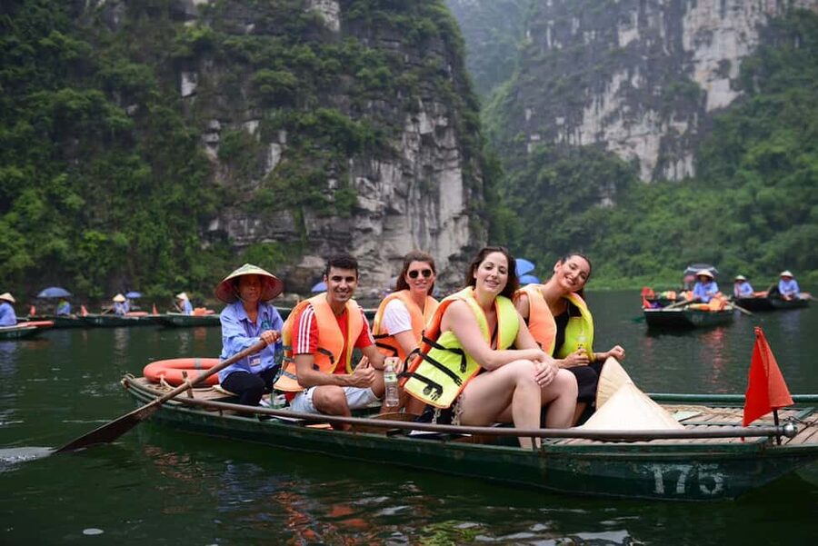 Hanoi: Full-Day Bai Dinh - Trang An & Mua Cave by Limousine - What the $49 price really covers