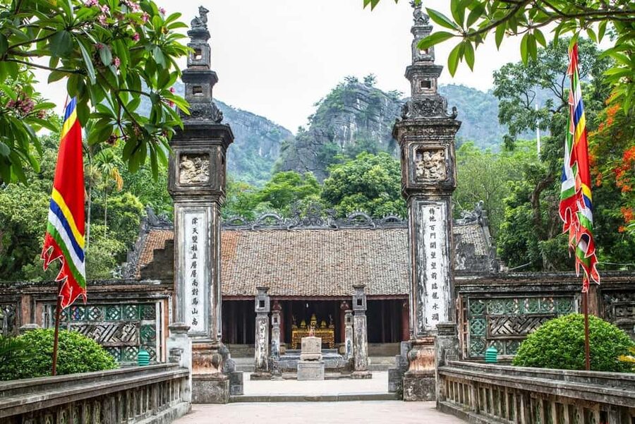 Hanoi: Full-Day Hoa Lu - Trang An & Mua Cave by Limousine - Key points to know before booking