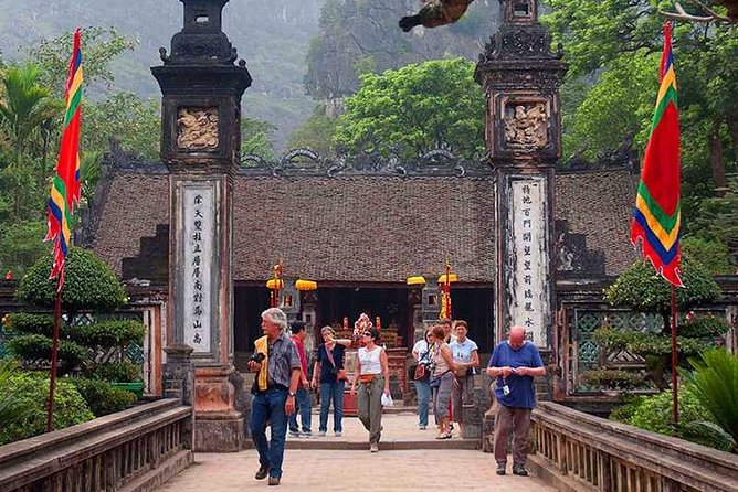 Hanoi - Hoa Lu - Tam Coc - Mua Cave - 1 Day / By Luxury Limousine & Small Group - Who should book this experience