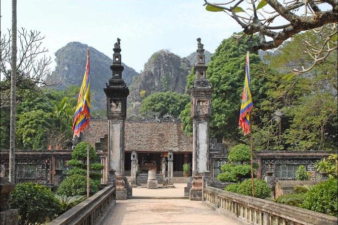 Hanoi - Hoa Lu - Trang An - Mua Cave - 1 Day Tour - Luxury Limousine From Hanoi - Buffet lunch with local and Asian dishes
