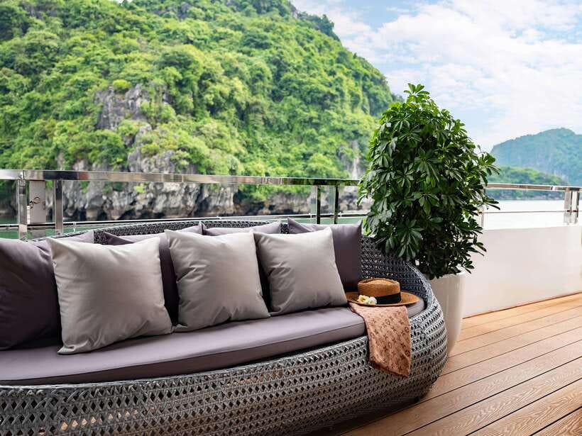 Hercules Ha Long Bay New Cruise From Hanoi With Limousine - Sung Sot Cave and its large chambers