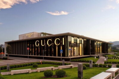 Hire a driver for The Mall Outlet – Limousine Service Florence